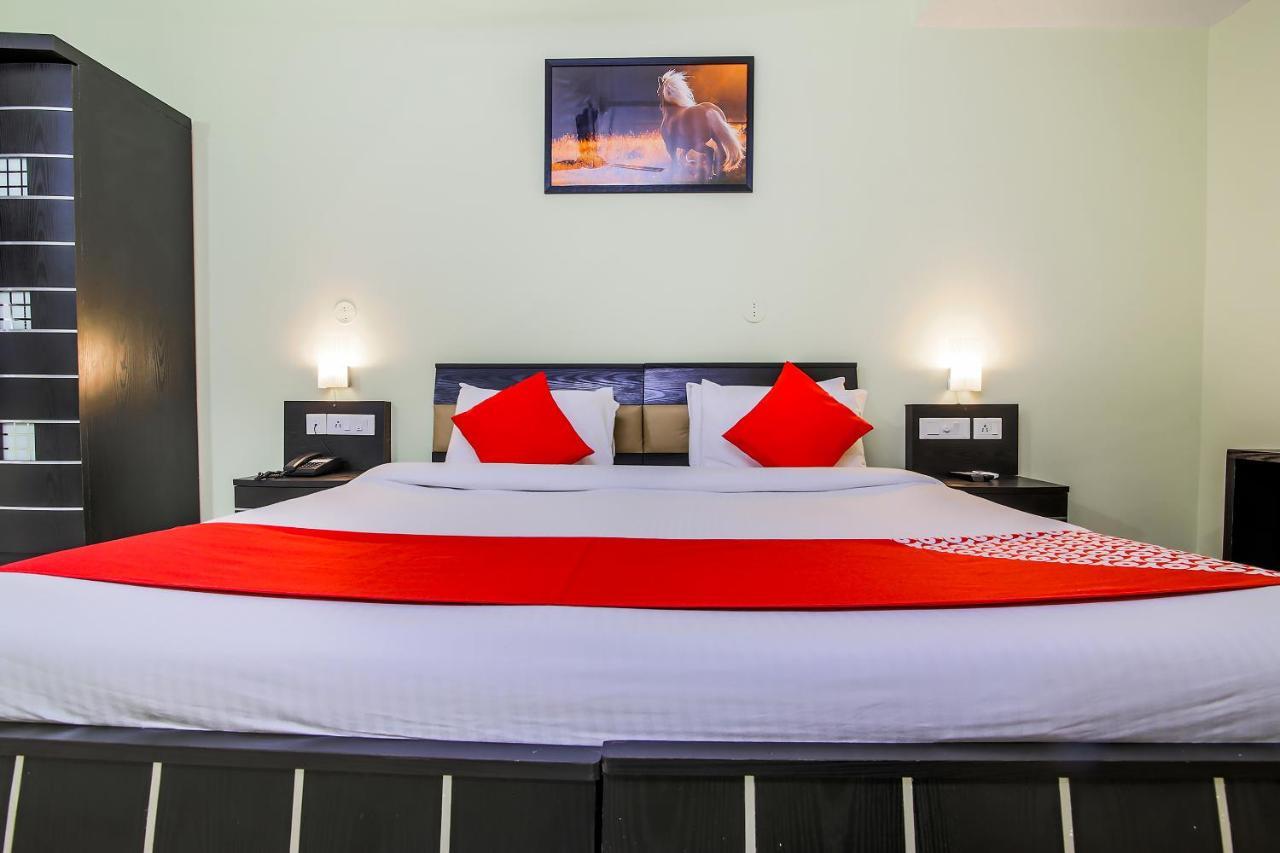 Oyo 24761 All Seasons Guest House Маргао Экстерьер фото